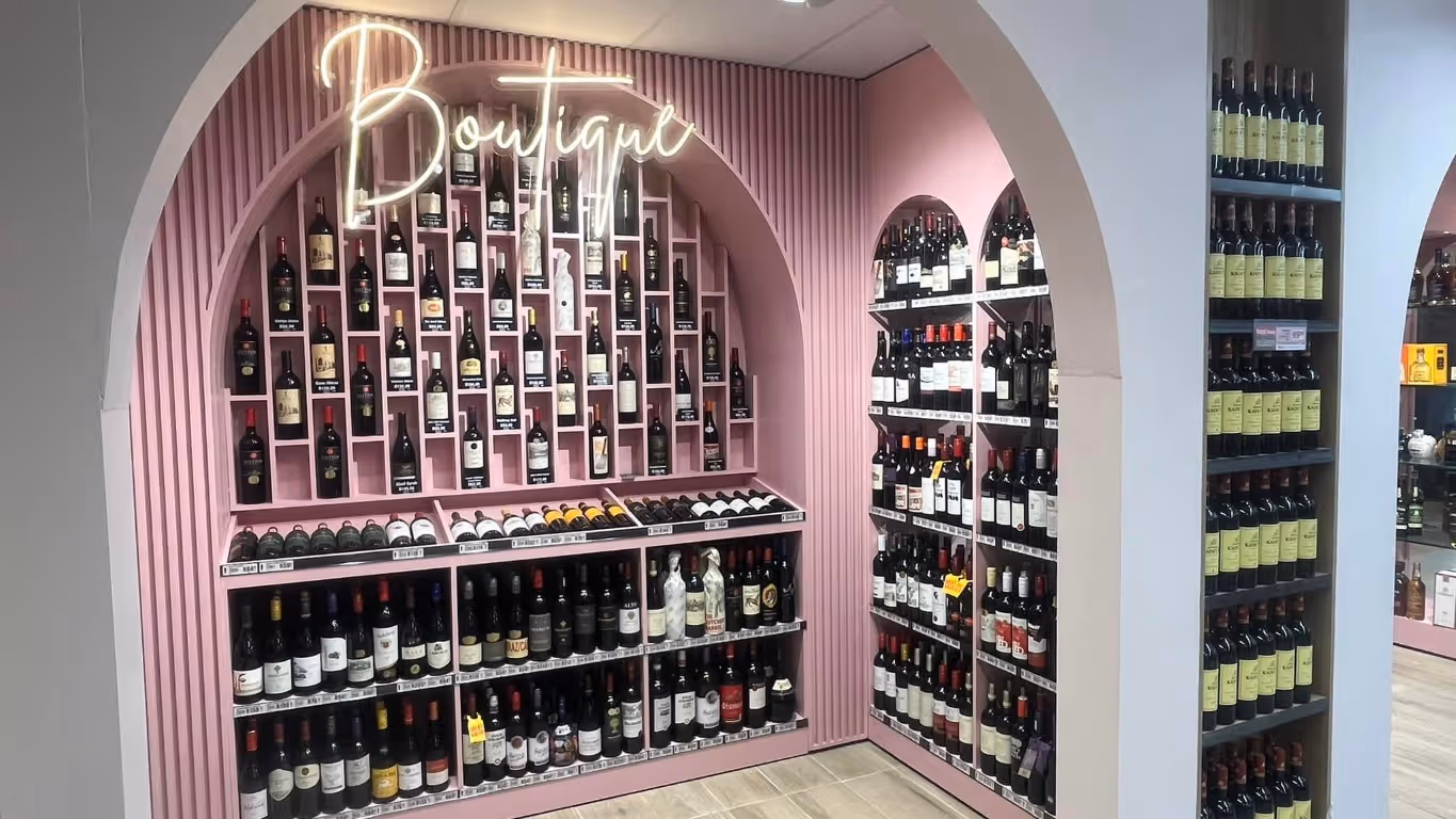 Saxby Tops Black Rock Construction